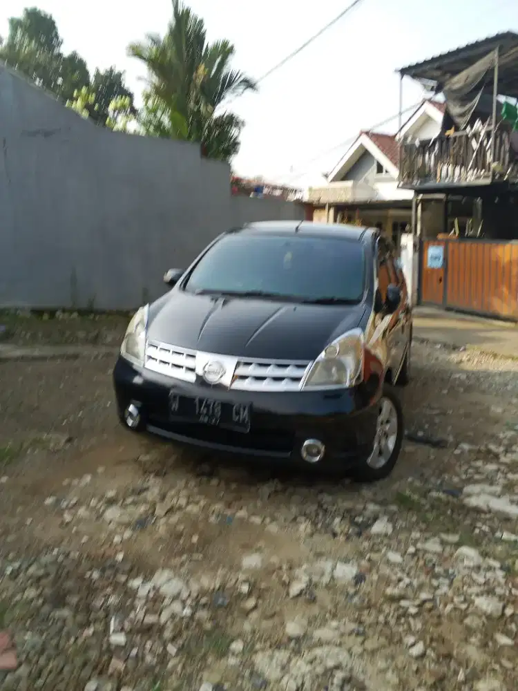 Nissan Grand Livina XV 1.5 AT
