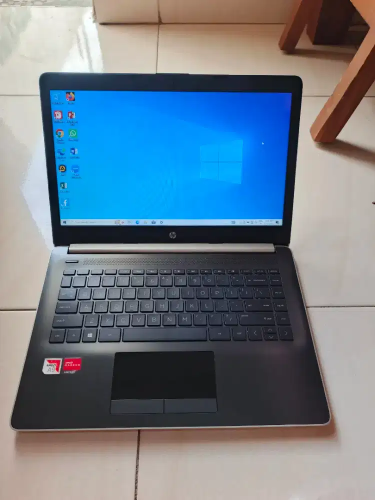 Laptop Hp Amd A9 ram 8 ddr4 ssd nvme 128 tipe slim siap pake(Nego)