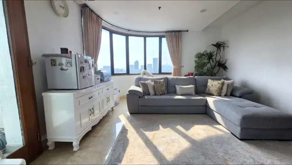 Dijual Apartment Park Royale Executive Suites 3 br - 187m2