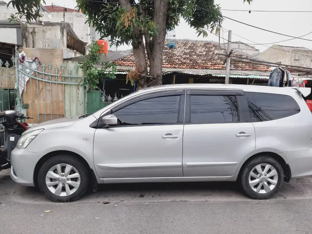 Nissan Grand livina 2014 Bensin