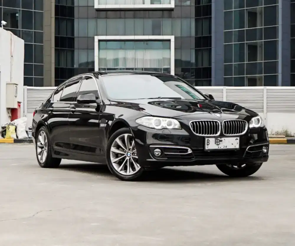 Low km! BMW 520i luxury 2015