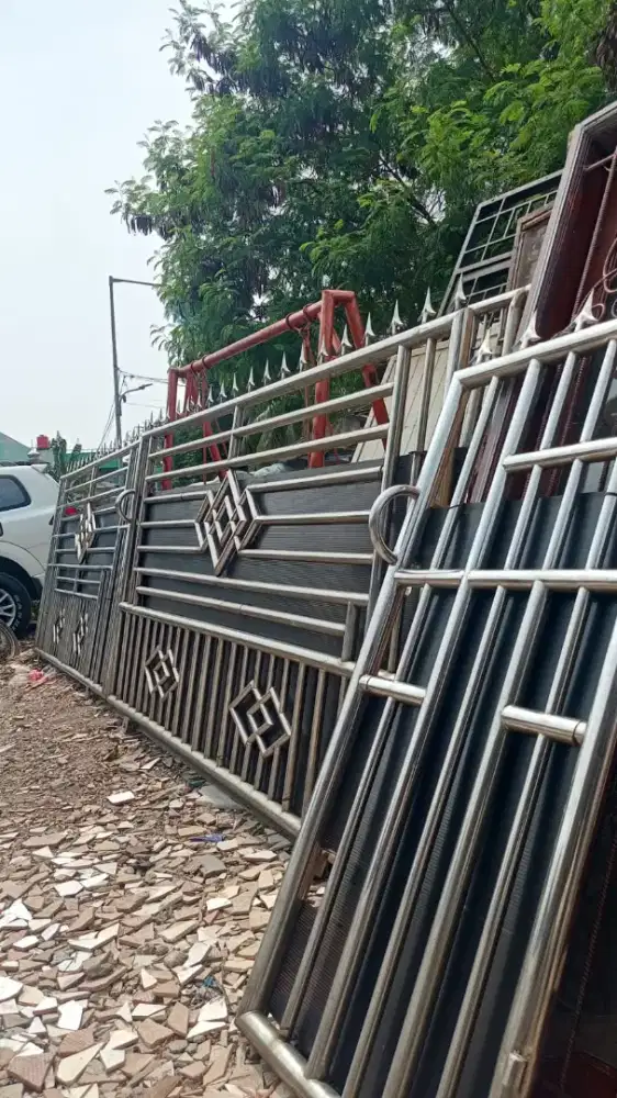 pintu gerbang stenlis