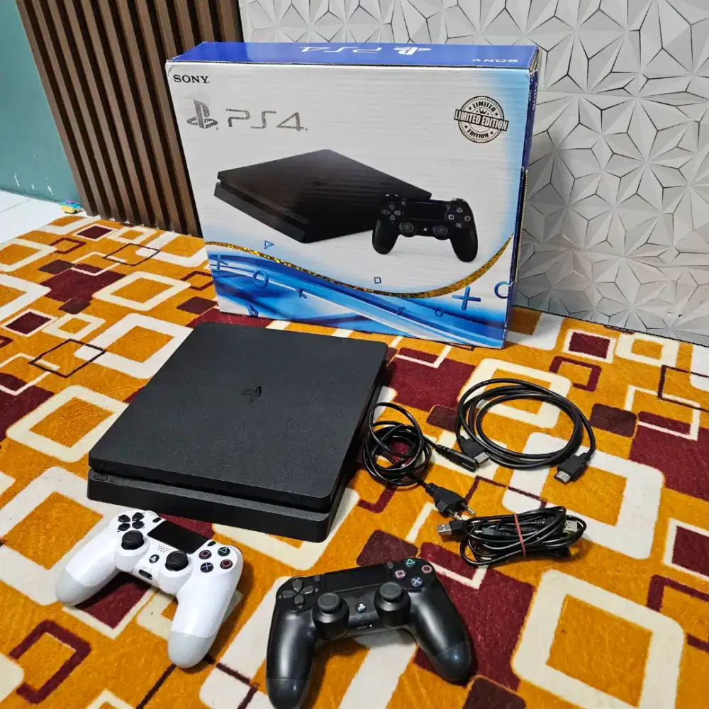 Sony PS4 Slim Playstation PS 4 Slim 1 TB OFW seri 22 Fullset mulus