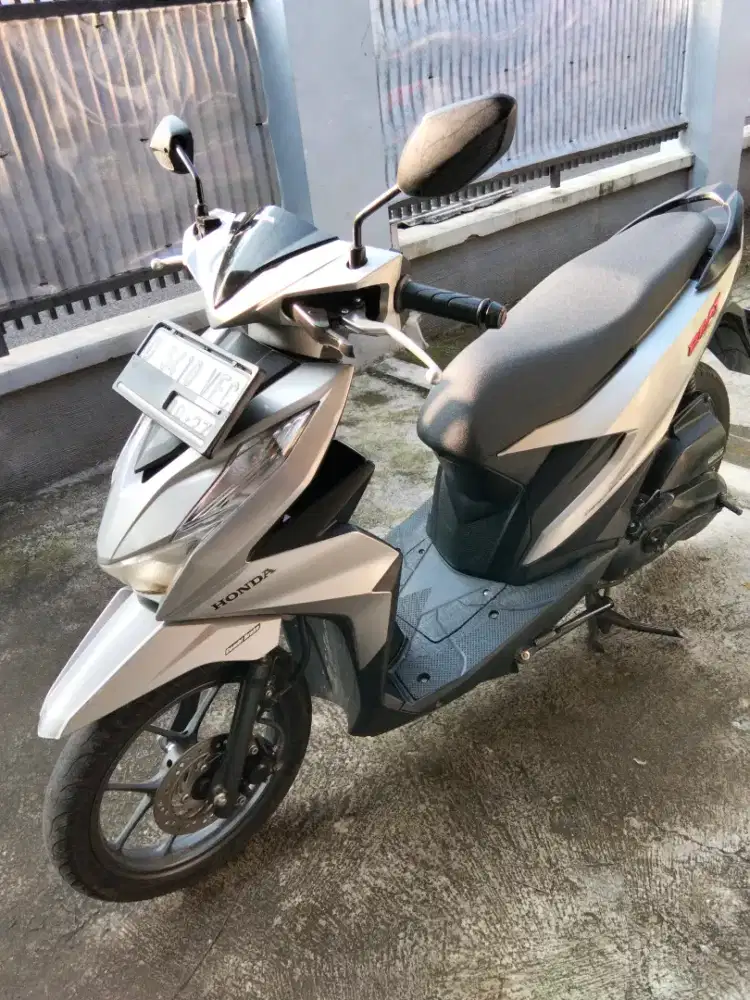 Honda Beat Deluxe CBS ISS 2022