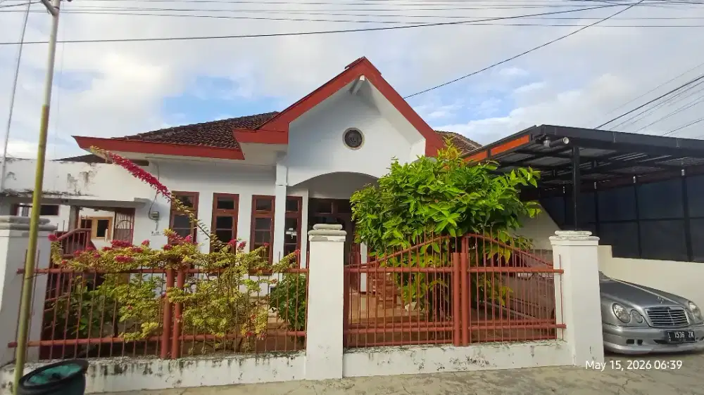 Rumah tinggal luas dan sirkulasi udara sangat baik