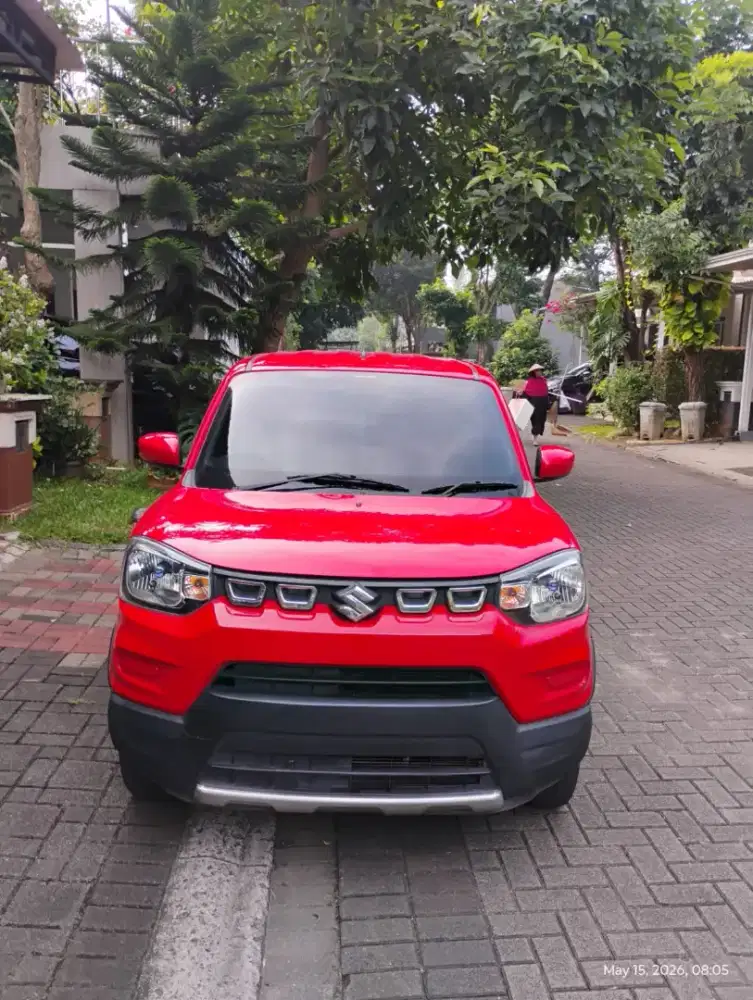 Suzuki spresso 2023 merah