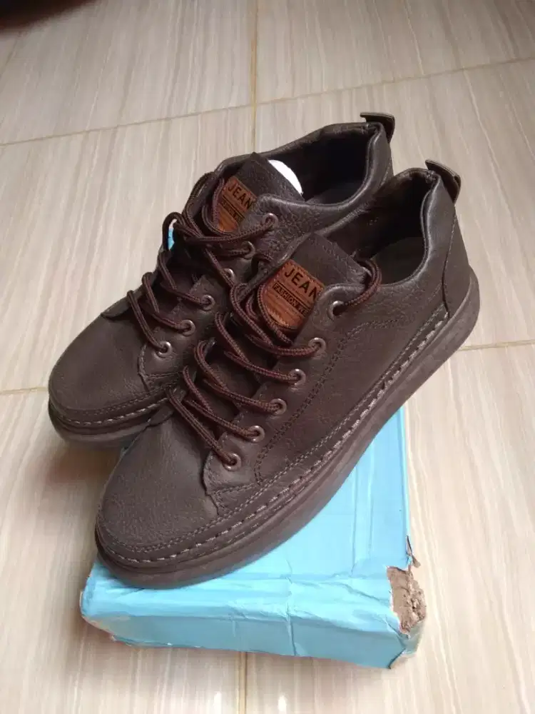 Sepatu sneakers baru cod B.masin