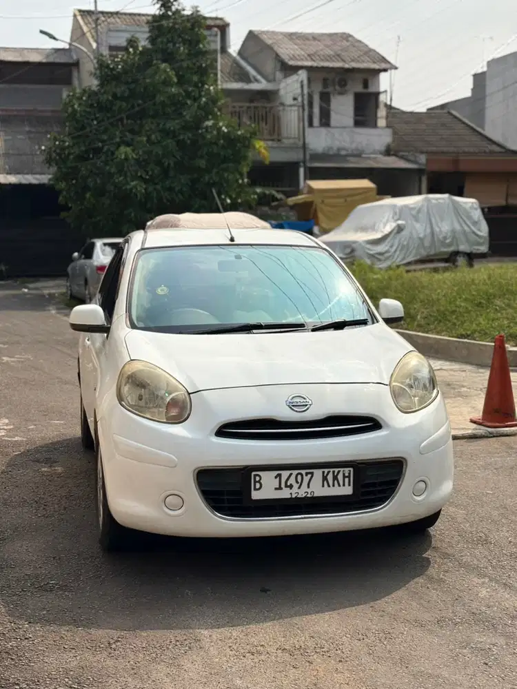 Nissan March 2011 Bensin