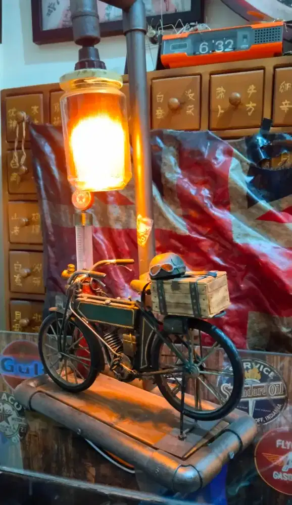 Dekorasi lampu meja satu set miniatur sepeda logam lawas vintage antik