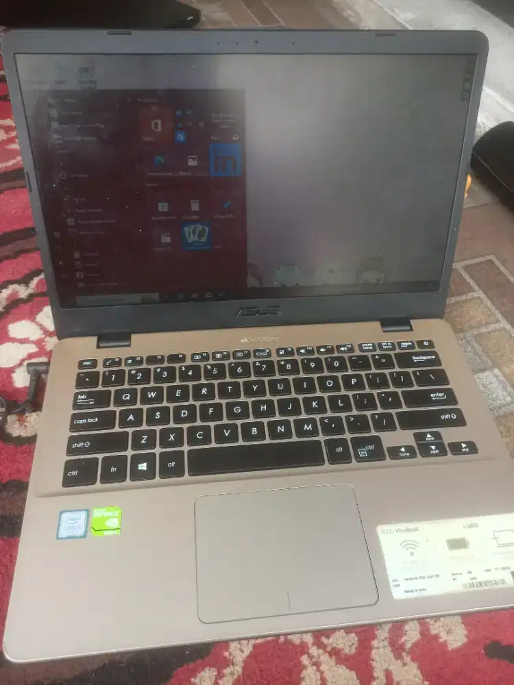 Asus A405U core i5 -7200U 8gb/256gb dual vga nvidia tinggal pakai