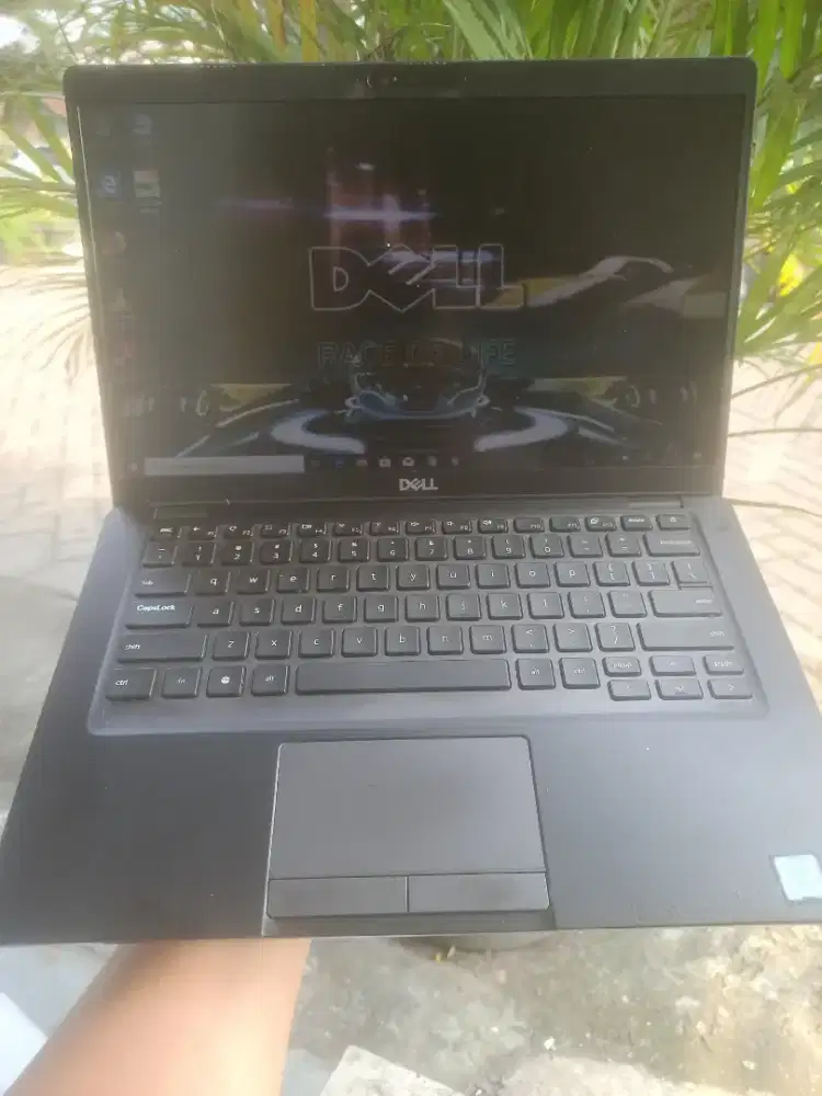 Dell 5400 core i5 -8256U gen8 8gb DDR4 ssd 256gb