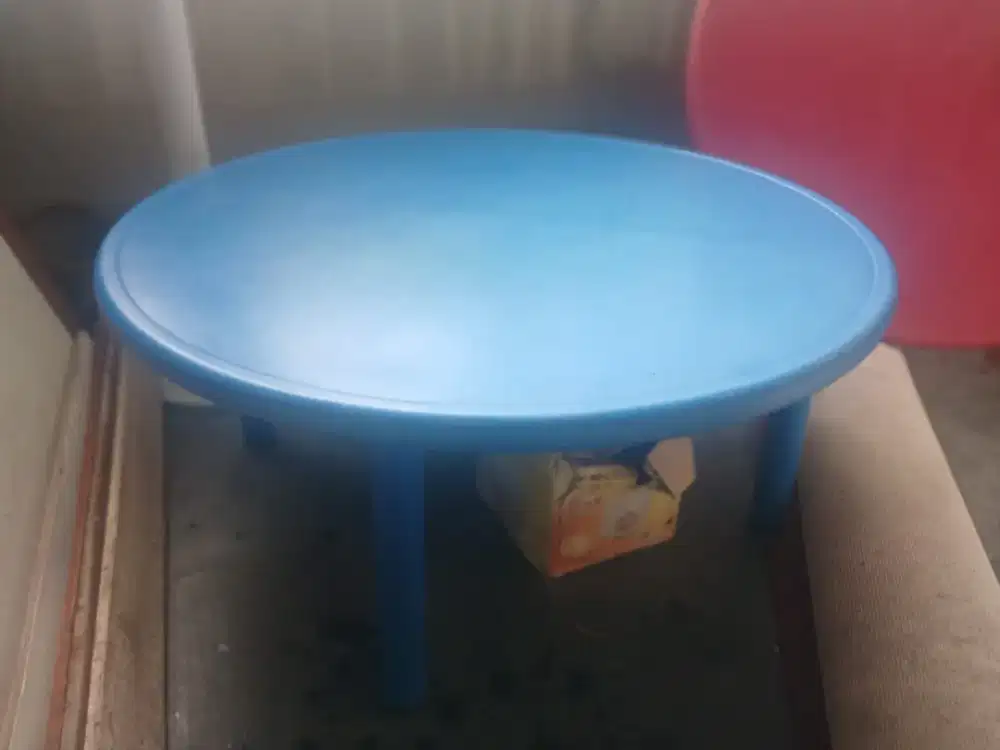 Meja bundar bahan plastik kulitas tinggi