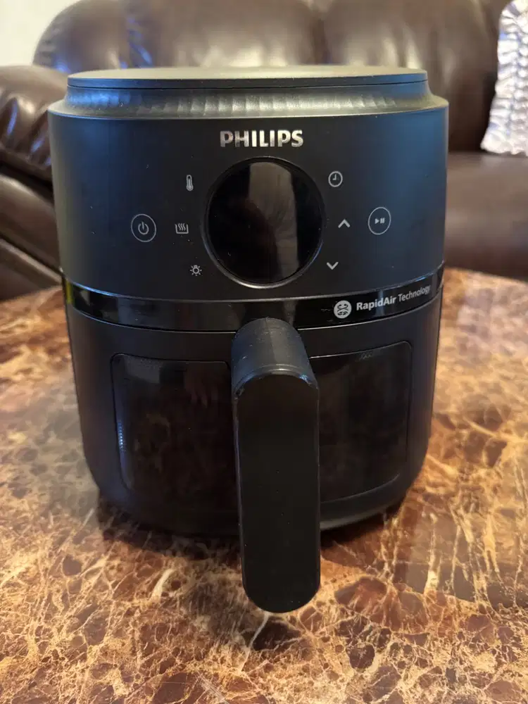 Philips Air Fryer NA210/00 — Like New