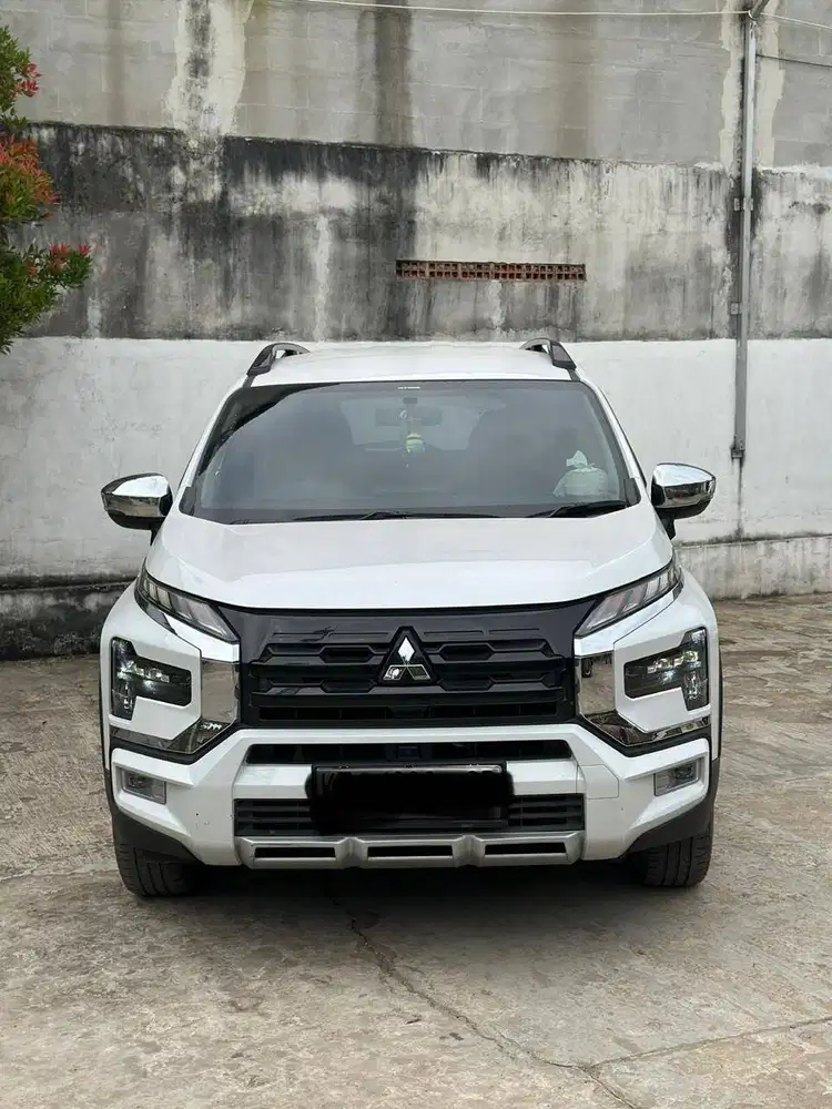 JUAL CEPAT - XPANDER CROSS PUTIH
