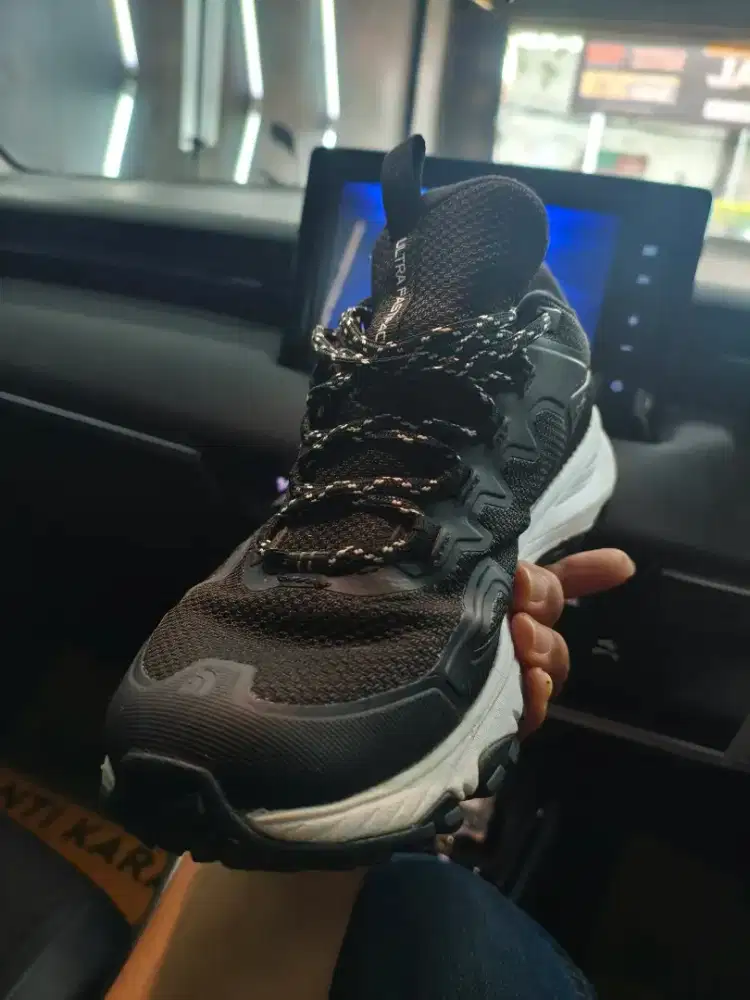 SEPATU THE NORTH FACE