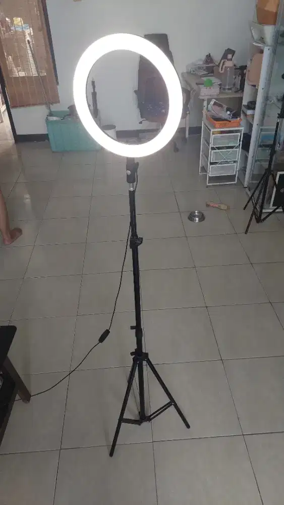 Jual alat ngonten tripod besi kokoh softbox dan lightning