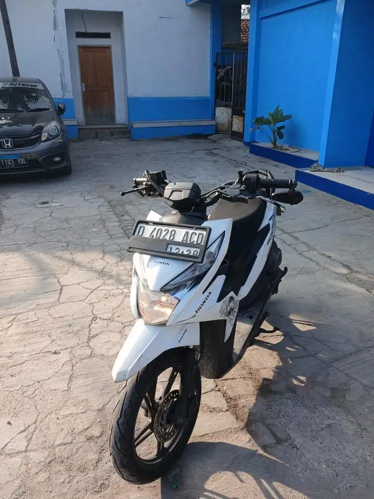 Jual motor beat streat putih 2018