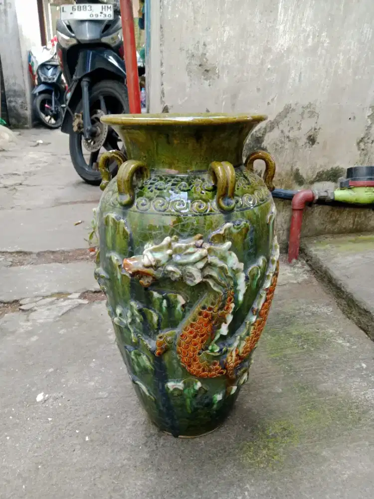 Guci gambar naga timbul jmn dulu kondisi terawat