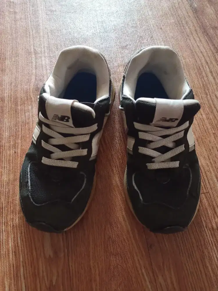 Sepatu new balance anak