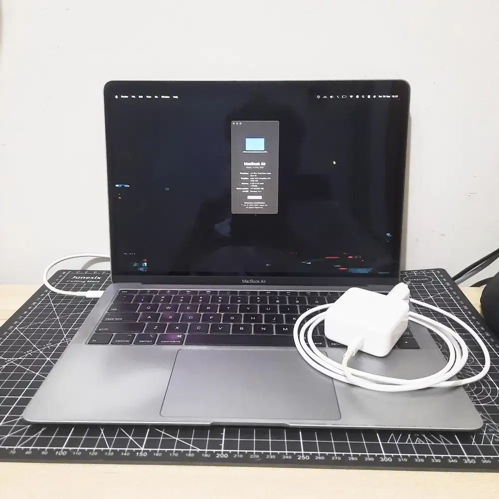 Macbook Air 2019 Space Gray 128 GB ex iBox