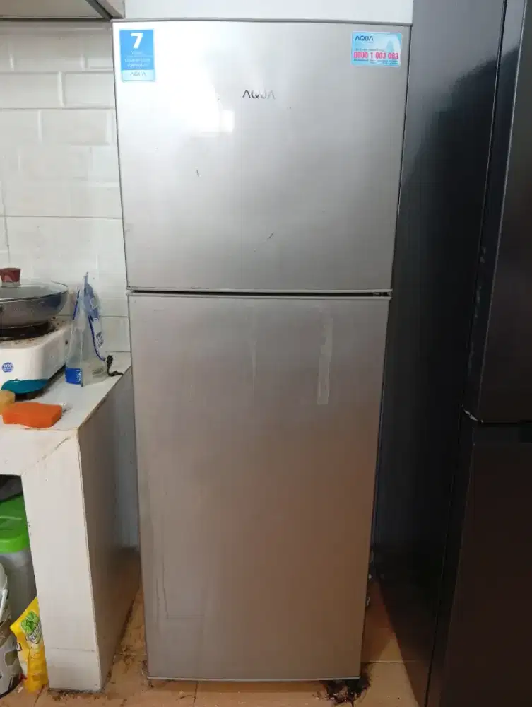 Kulkas 2 Pintu AQUA murah meriah