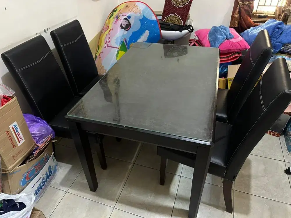 Set Meja Makan & Kursi