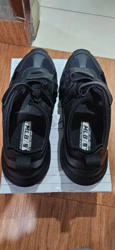 Dijual sepatu mlb