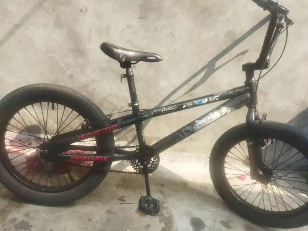 Sepeda BMX Pacifik 20 ban jumbo