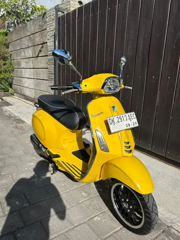 DP 7 JT / BUNGA MENURUN 2% / PIAGGIO VESPA SPRINT TAHUN 2023