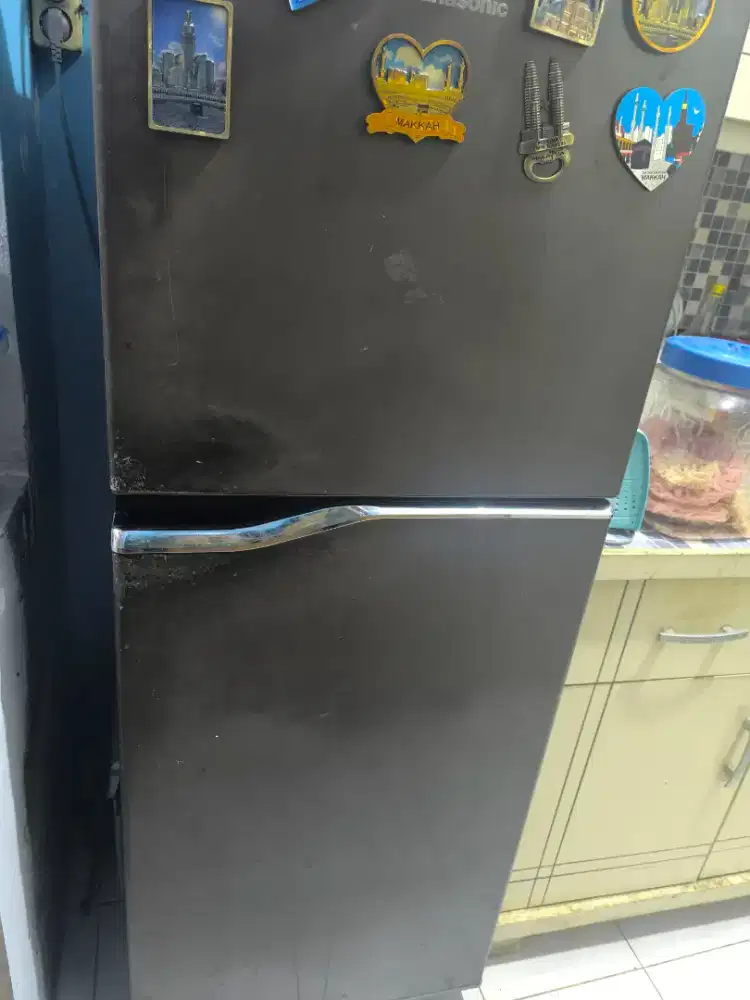 Kulkas 2 pintu polytron