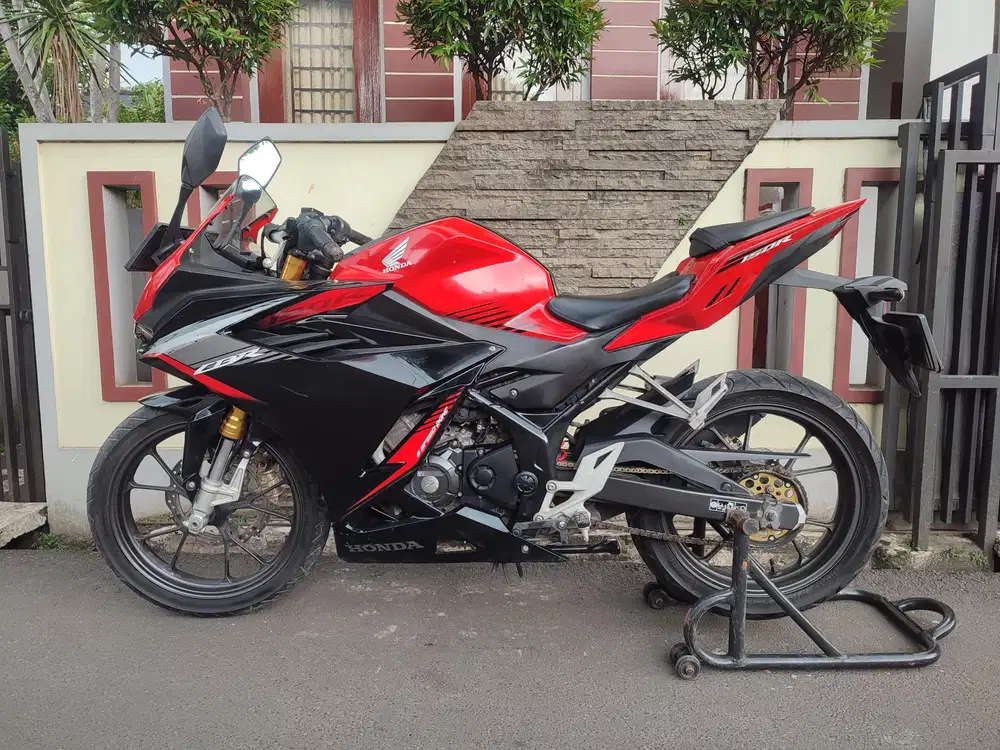 HONDA ALLNEW CBR 150R TAHUN 2022 GRESS LOW KM