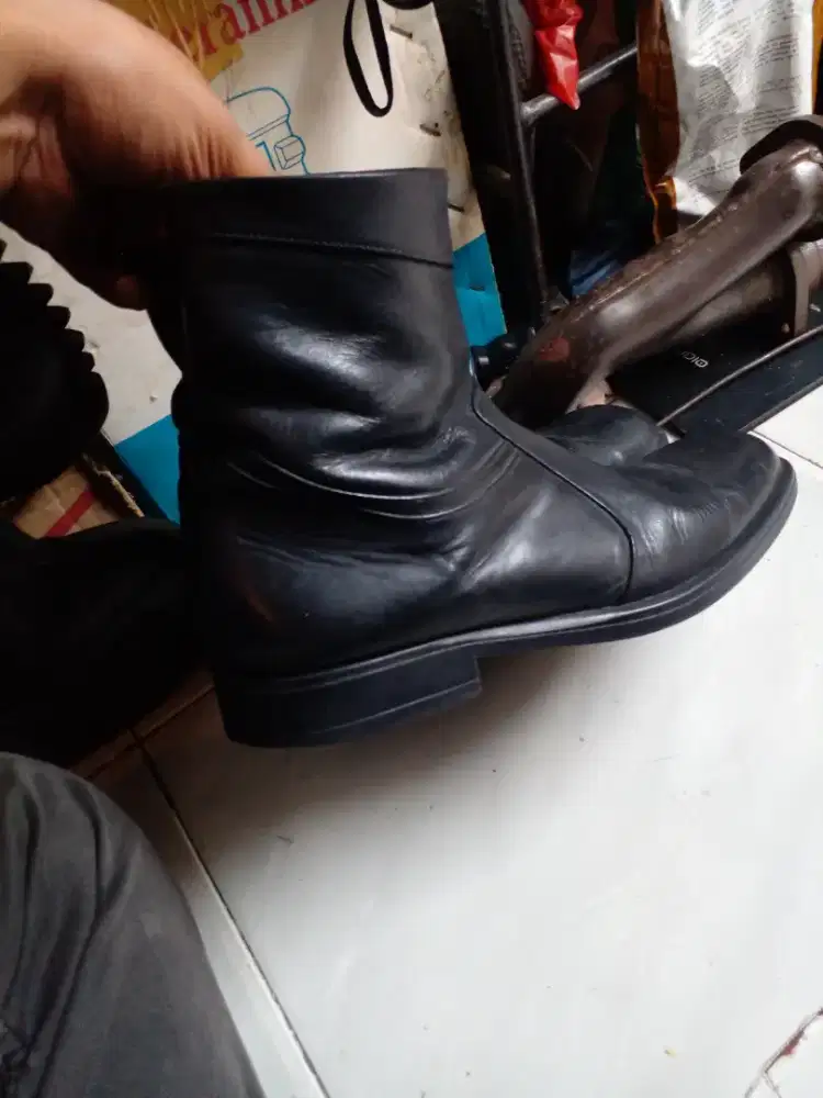Borsano boots learher warna hitam