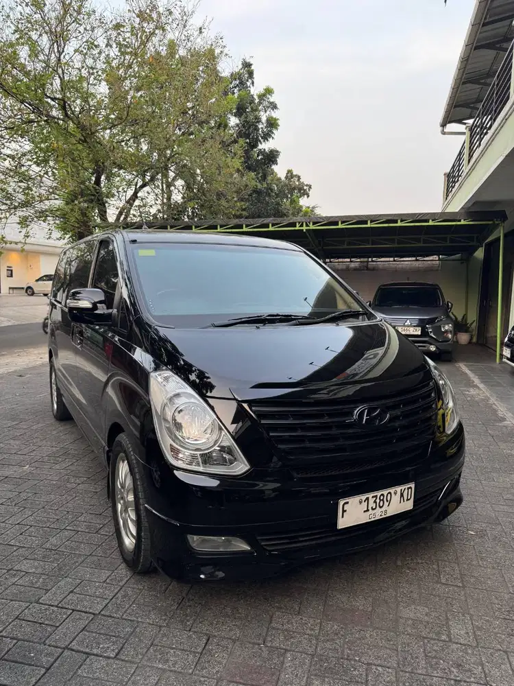 Jual Cash Hyundai H1 Royale 2.5 CRDI AT 2013