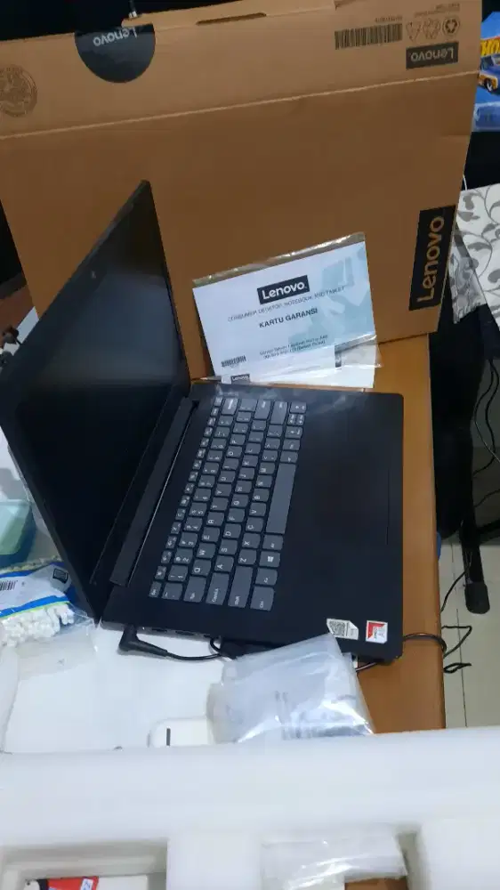 LAPTOP LENOVO V145 DUS LENGKAP GRESS