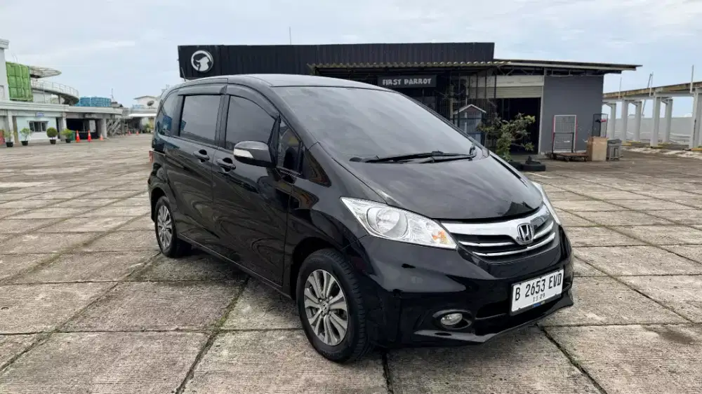 DP MURAH | HONDA FREED SD AT 2014/2015 HITAM