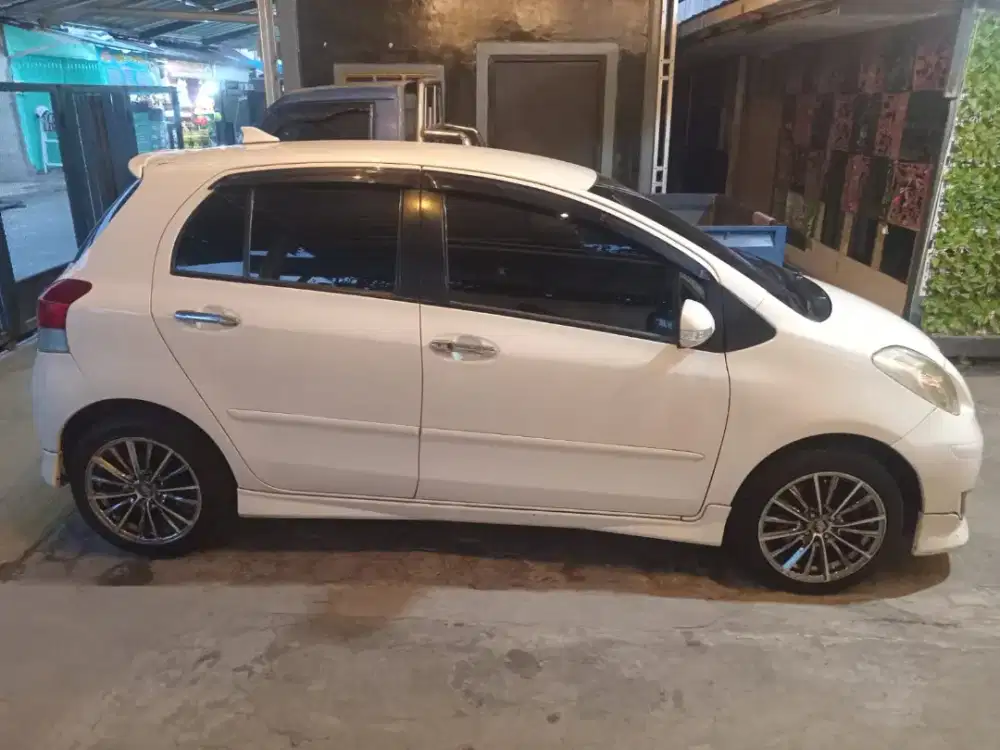 Di jual Cepat Yaris Bapau limited bpkb stnk hidup