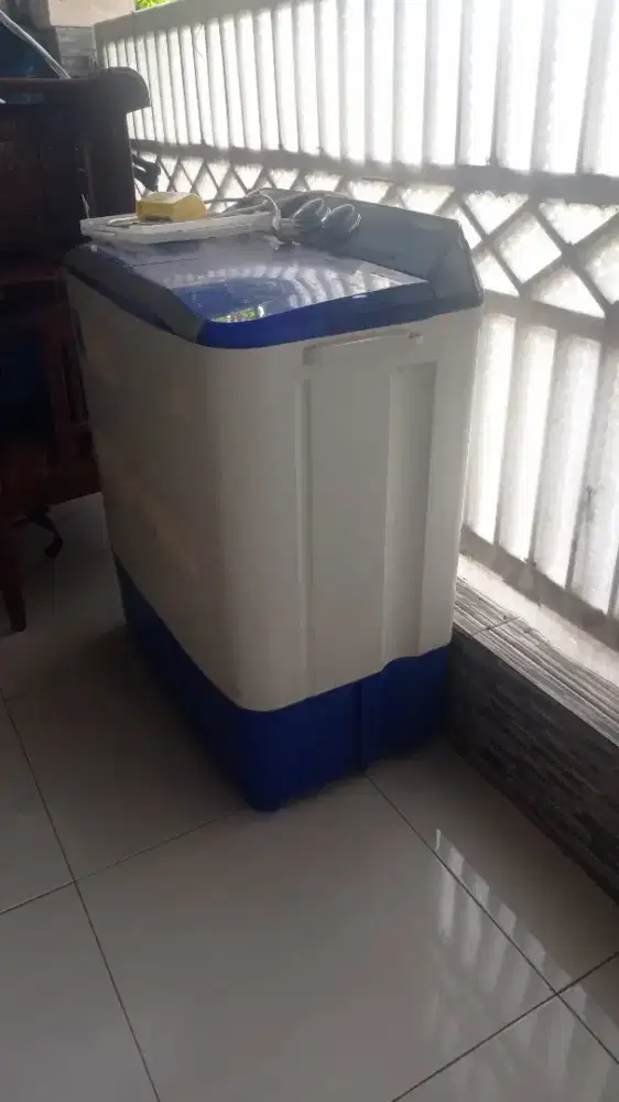 Mesin cuci bekas
