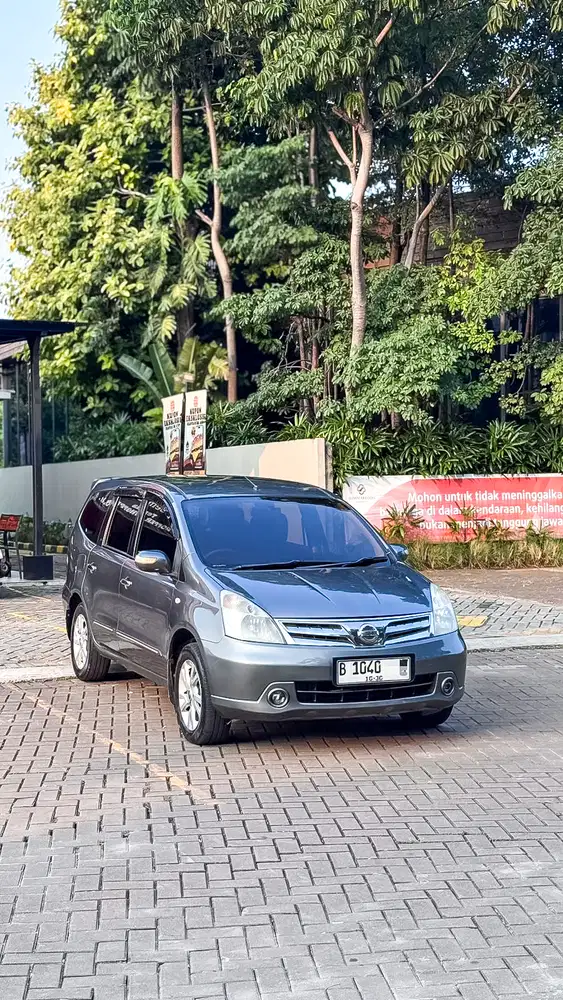 Nissan Livina 2011 Bensin