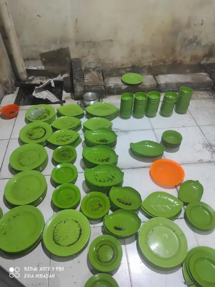 Piring eks resto
