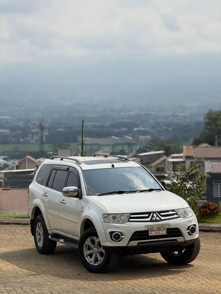 Mitsubishi Pajero Sport Dakar VGT 2014 AT Full Original Luar Dalam