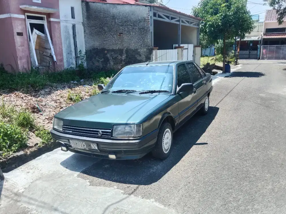 Dijual mobil langka Renault R21, thn 91