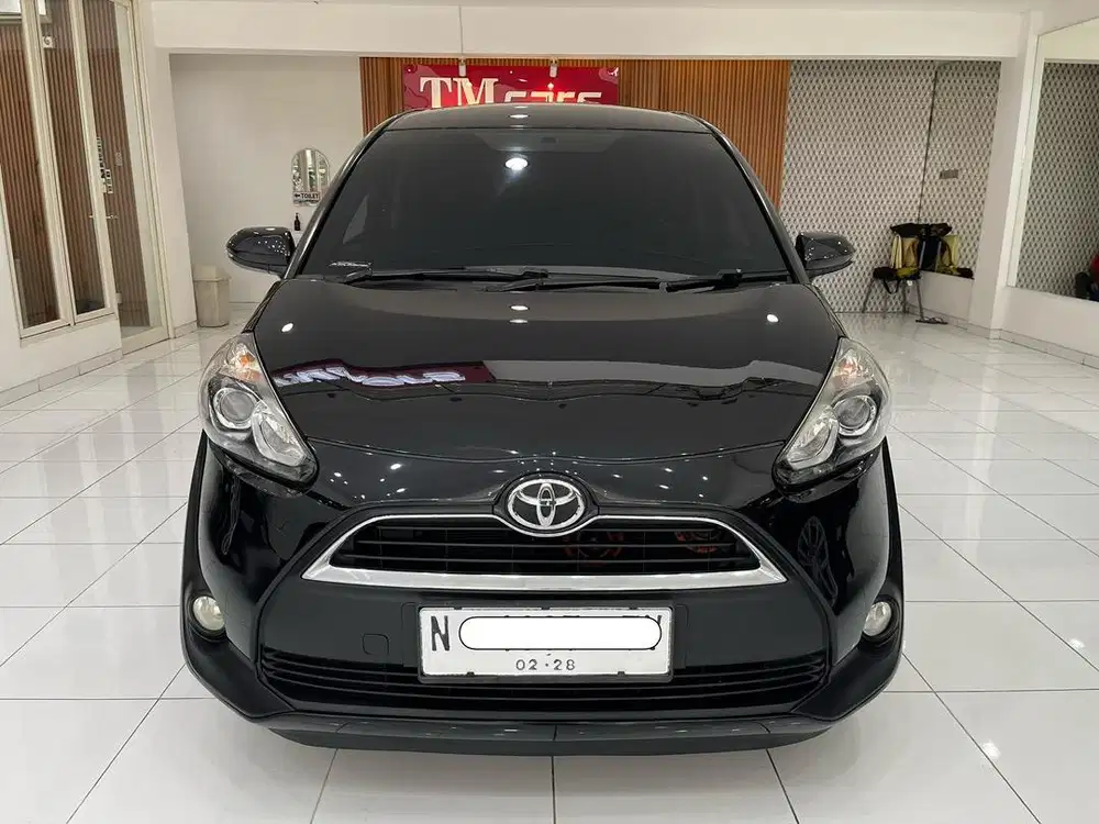 Toyota Sienta 1.5 V Automatic 2017 Mulus