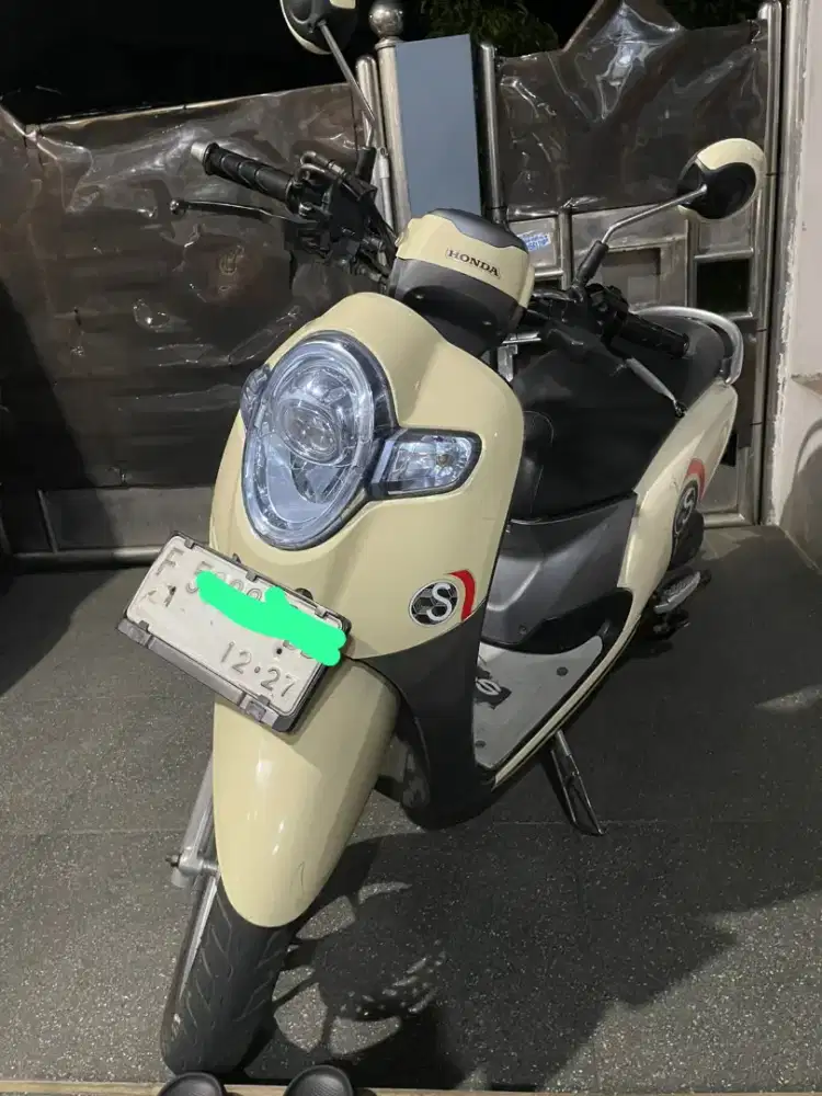Jual Scoopy injeksi tahun 2107 pajak hidup plat pajang surat lengkap