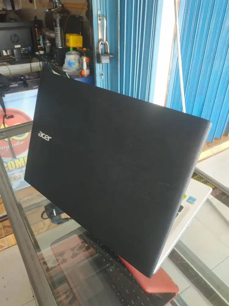 Laptop acer corei3 gen5 + 4gb DDR3 + 1tbHDD + Nvidia 920m 2gb JOSSS!!!