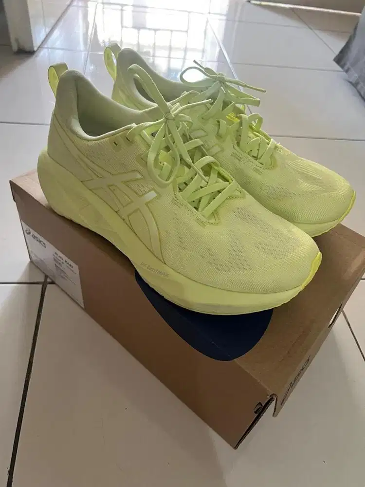 Asics Novablast 5 Neon Yellow