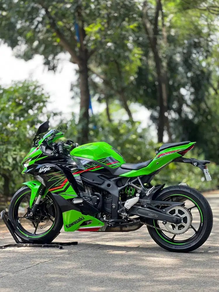 KAWASAKI ZX25RR ABS QS KRT 2024 HIJAU KM 8K PAJAK ON SIAP GASPOL