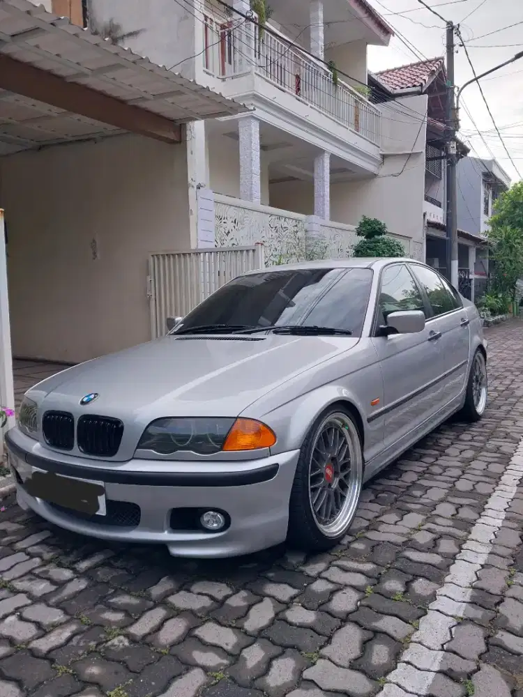 BMW E46 2001 AT