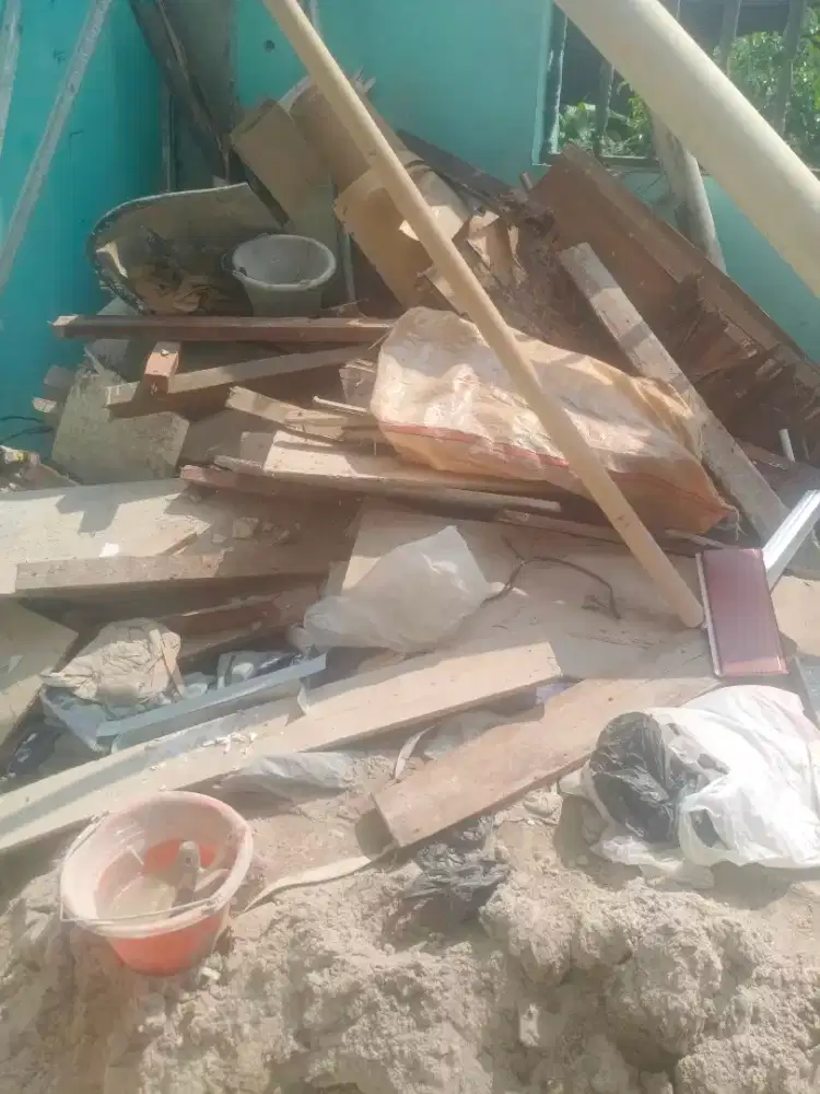 Bambu bambu bekas proyek