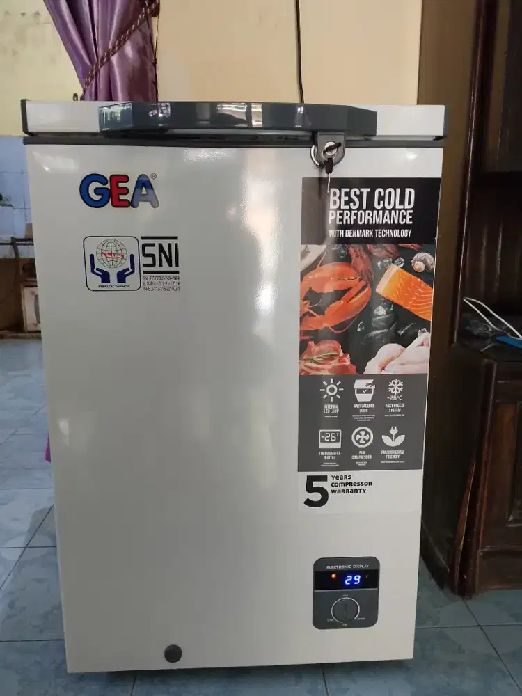 Di jual freezer merk gea