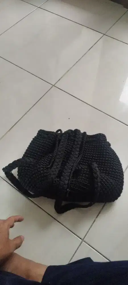 Tas punggung rajut wanita
